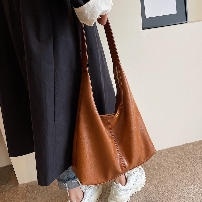 Sac Rigel Pervenche Paris – porté épaule et sa pochette – photo 6