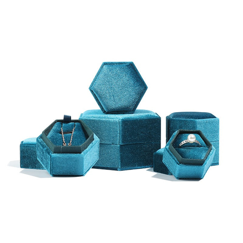 Écrin Sugilite Pervenche Paris – hexagonal velours