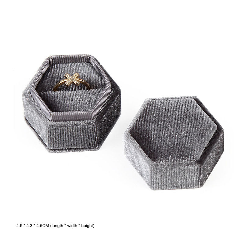 Écrin Sugilite Pervenche Paris – hexagonal velours