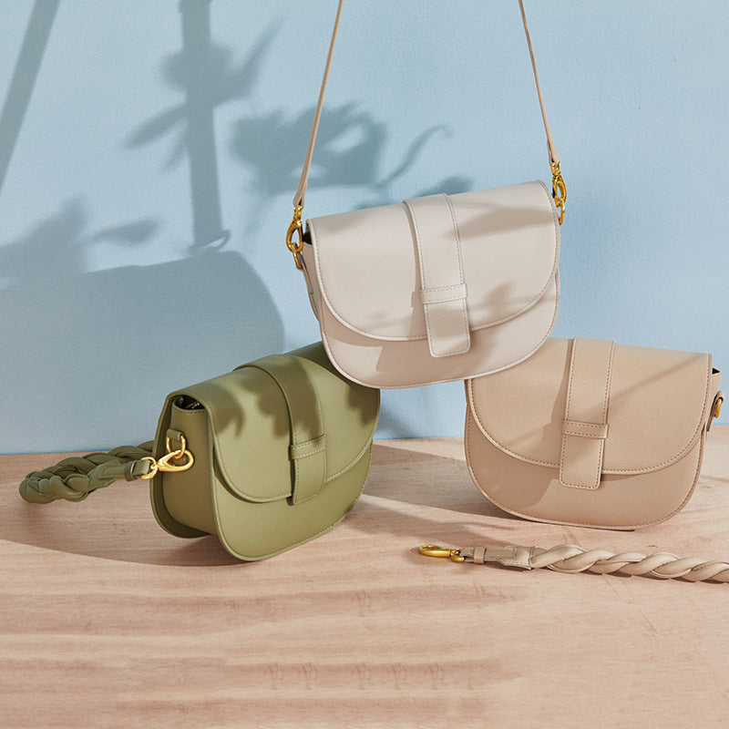 Sac Astrée Pervenche Paris – demi-rond en cuir – photo 4