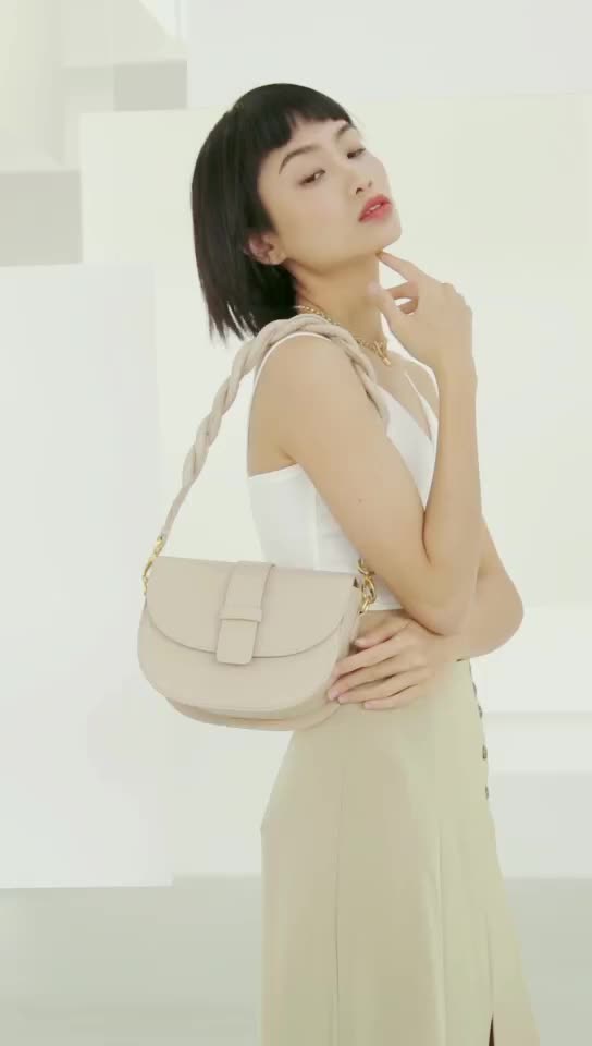 Sac Astrée Pervenche Paris – demi-rond en cuir – photo 2