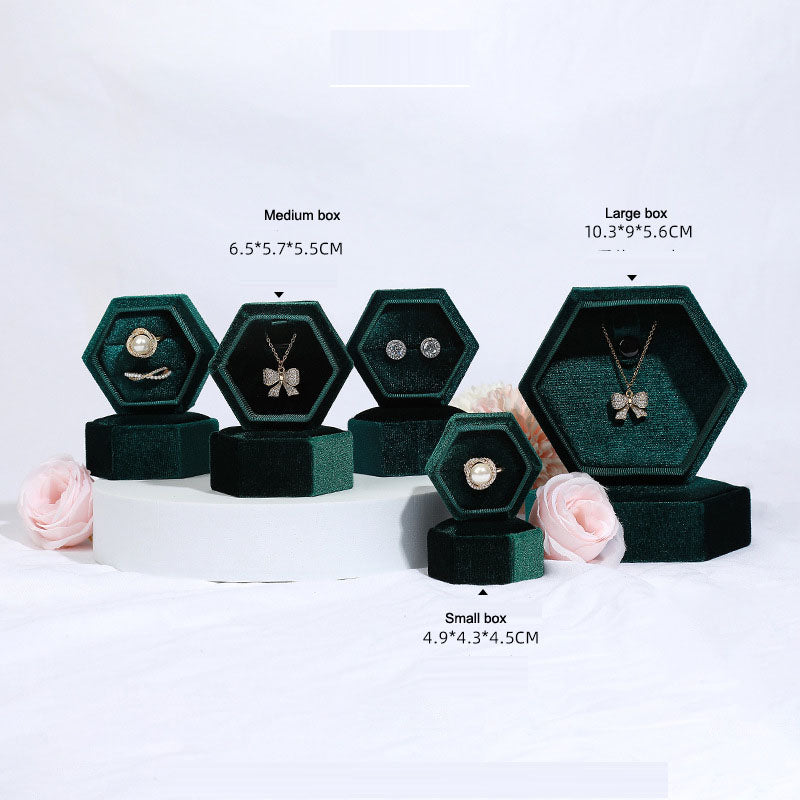 Écrin Sugilite Pervenche Paris – hexagonal velours