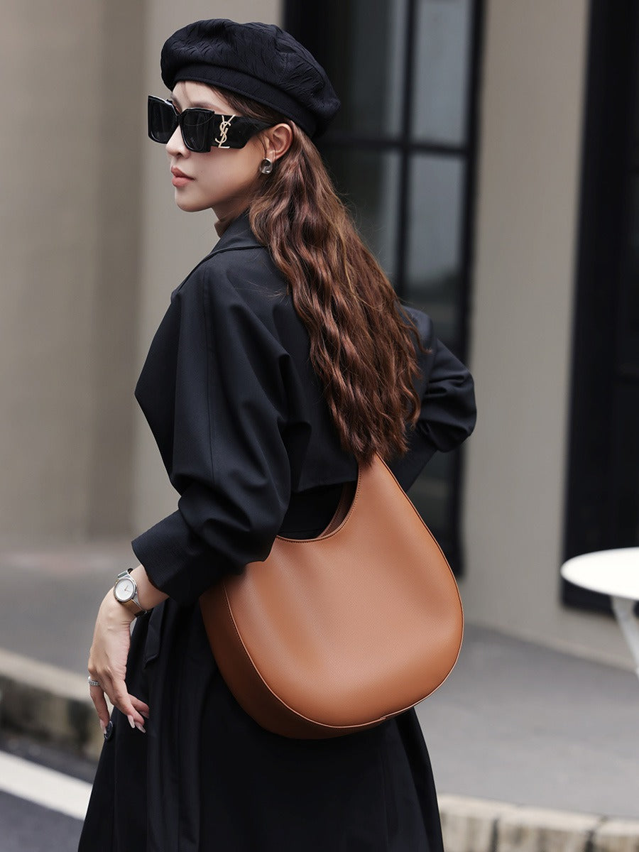 Sac croissant Célæno Pervenche Paris – cuir – photo 7